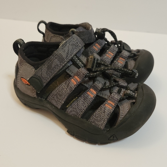Keen 1026268 Newport H2 Hybrid Water Outdoor Grey/Black Sandal Unisex 8K US - Picture 1 of 14